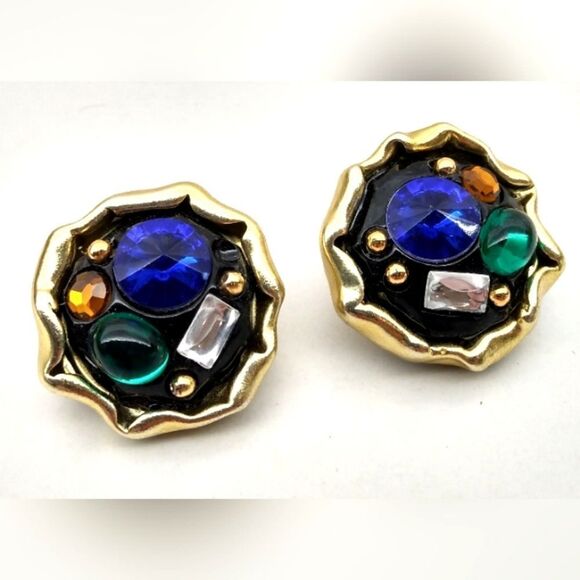 Vintage Gold Jeweled Clip On Earrings - Picture 14 of 14